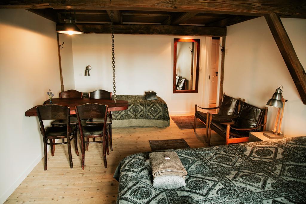 Andelen Guesthouse Эрёскёбинг Экстерьер фото